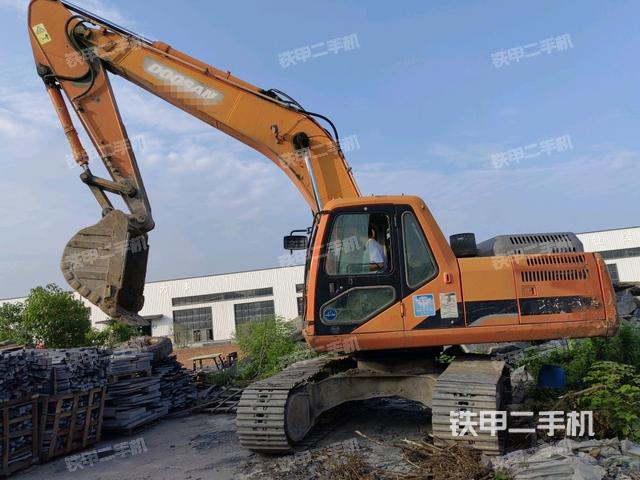 斗山DH215-9E挖掘机
