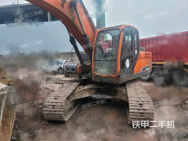 斗山DX220LC-9C挖掘机