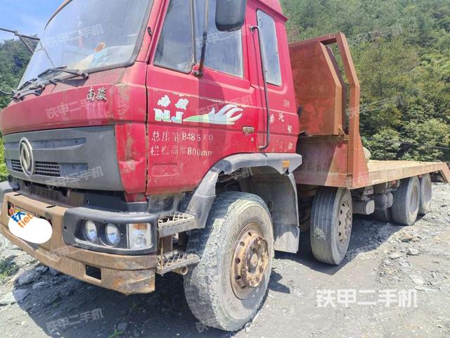 东风8X4平板运输车