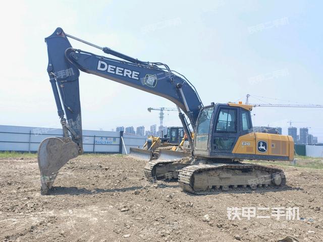 约翰迪尔E210LC挖掘机