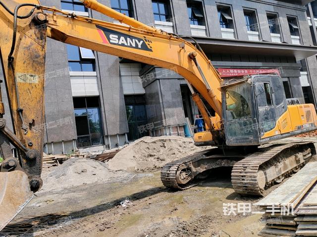 三一重工SY235C挖掘机