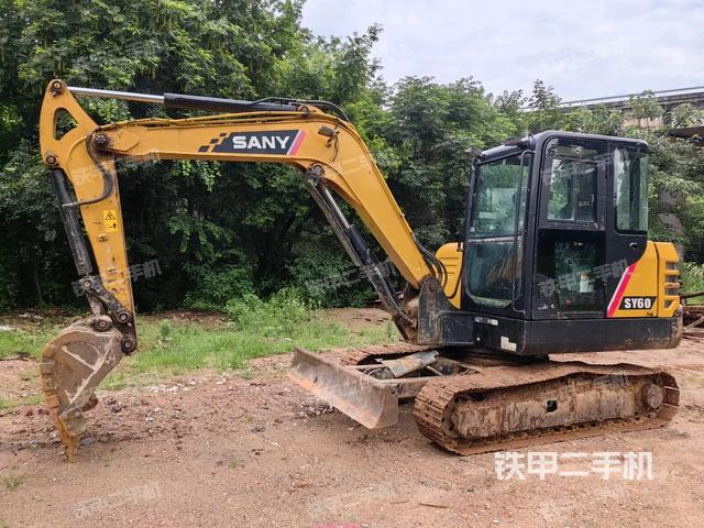 三一重工SY55C挖掘机