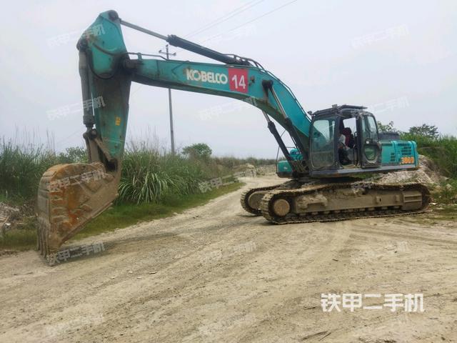 神钢SK380D-8挖掘机