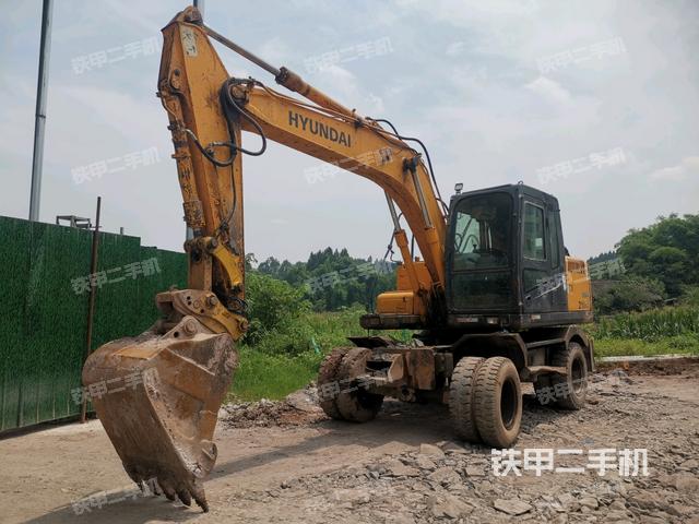 现代R150W-7挖掘机