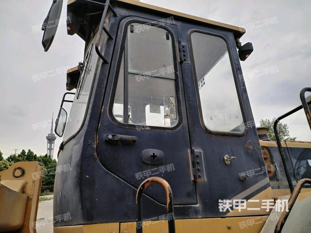 驾驶室正侧(驾驶室部分) 驾驶室正侧(驾驶室部分)