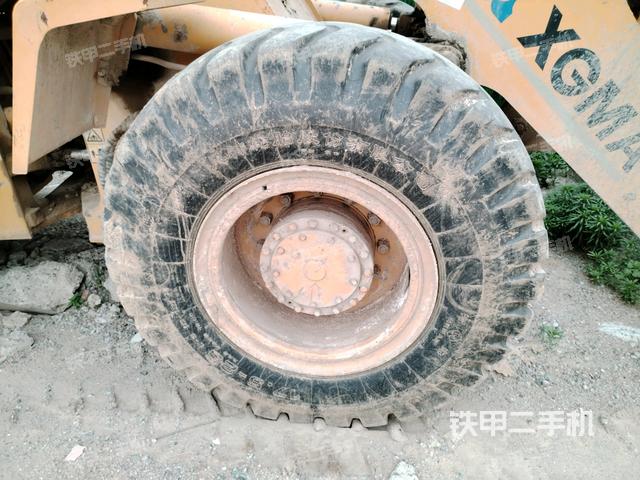 左前轮（行走机构）