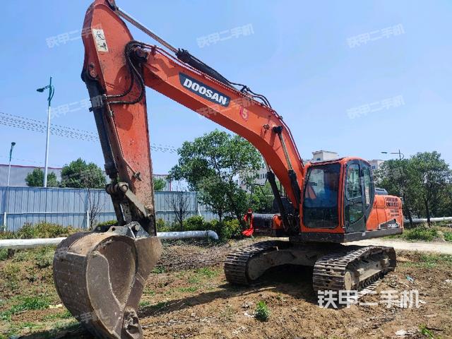 斗山DX215-9C挖掘机