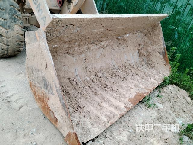 铲斗前45°(工作装置) 铲斗前45°(工作装置)