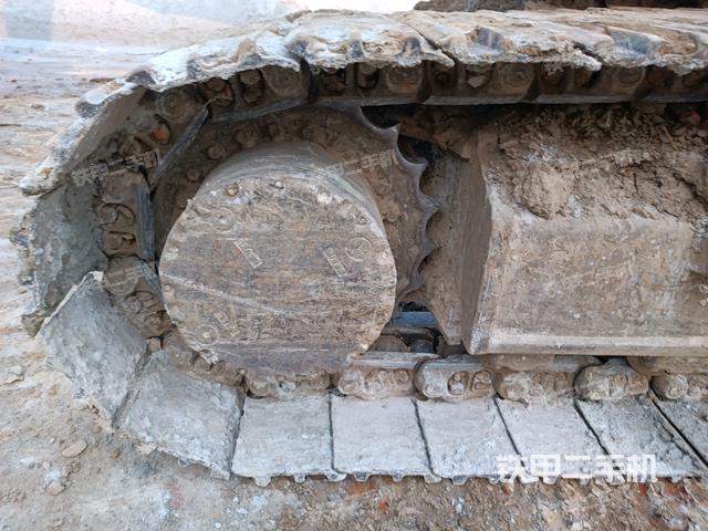 右驅(qū)動輪（行走機構(gòu)）