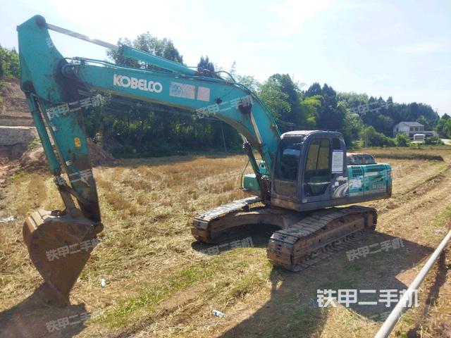神钢SK260LC-8挖掘机
