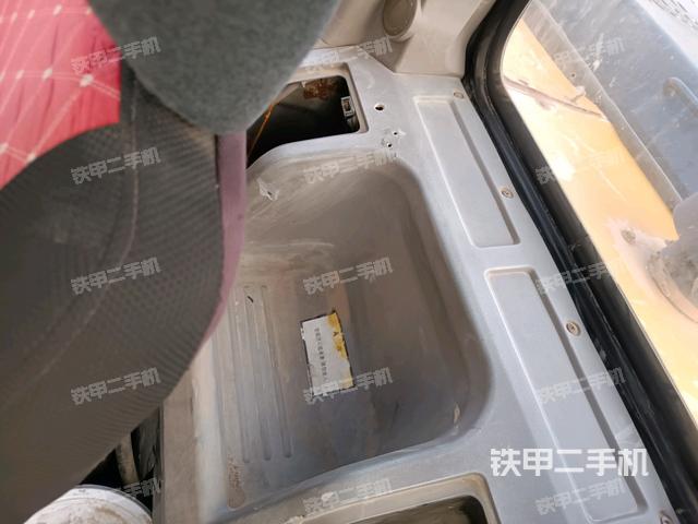 座椅后部（駕駛室部分）