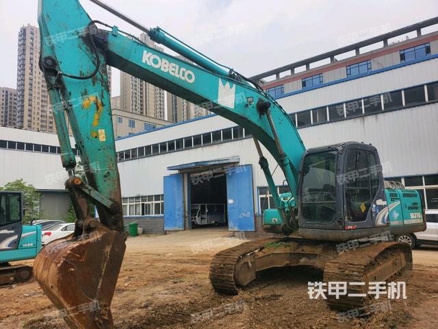 神钢SK210LC-8挖掘机