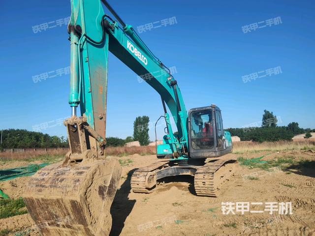 神钢SK210LC-8挖掘机