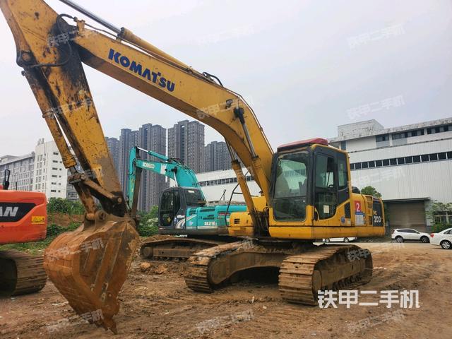 小松PC200-8挖掘机