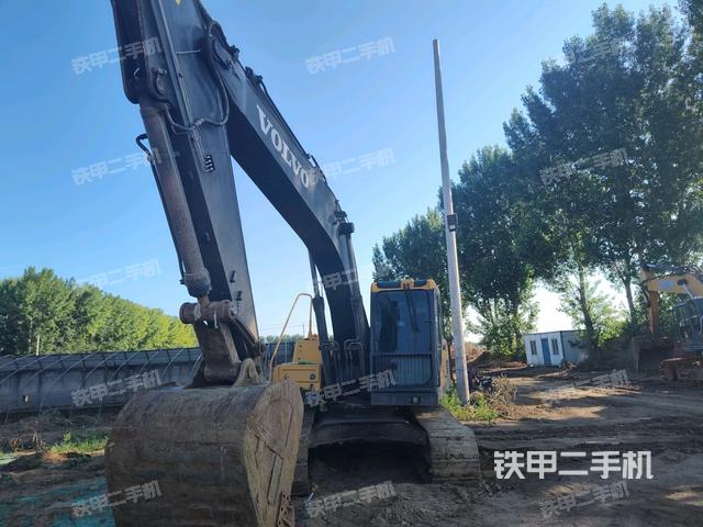 沃尔沃EC210B挖掘机