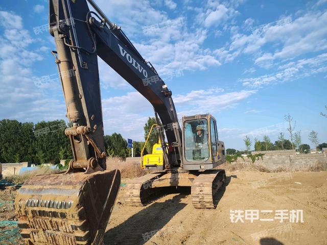沃尔沃EC210B挖掘机