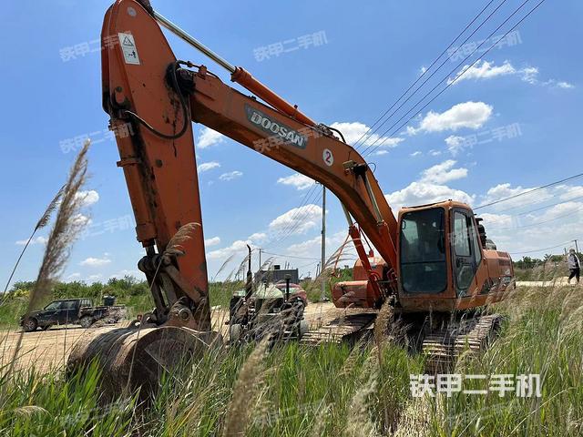 斗山DH215-9E挖掘机