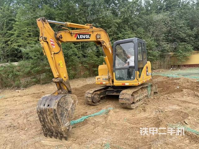 雷沃重工FR80E挖掘机