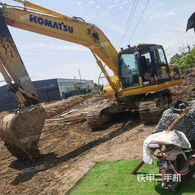 小松PC200-8M0挖掘机