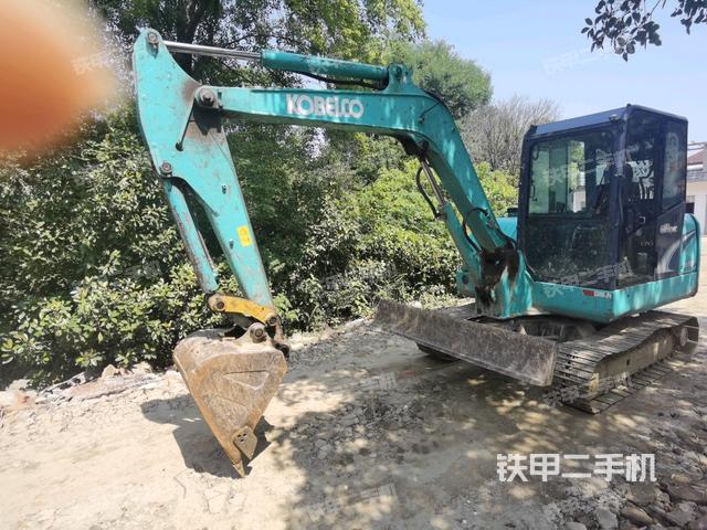 神钢SK60-8挖掘机