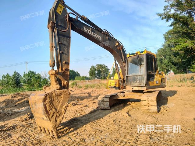 沃尔沃EC140BLC挖掘机