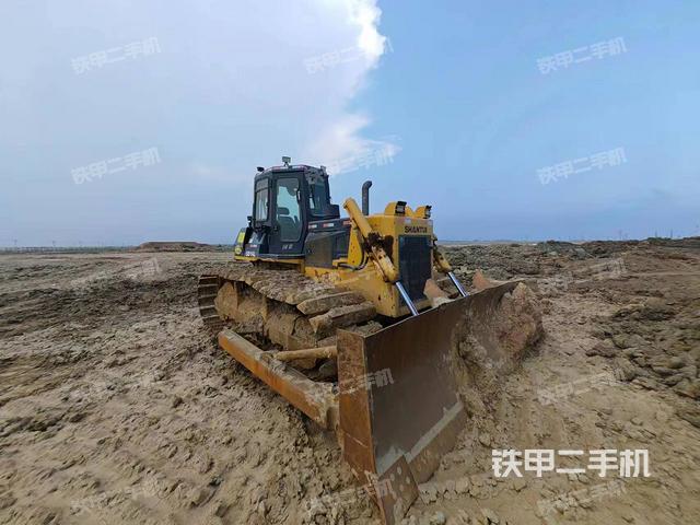 山推SD16L湿地型推土机