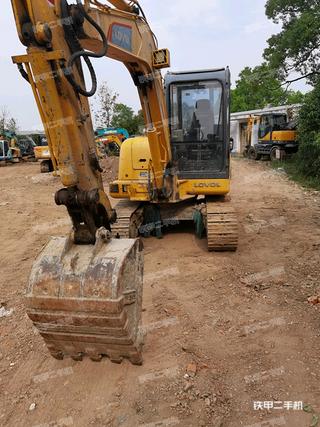 青岛雷沃重工FR60E挖掘机实拍图片