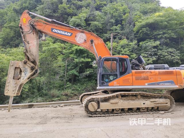 斗山DX380LC-9C挖掘机