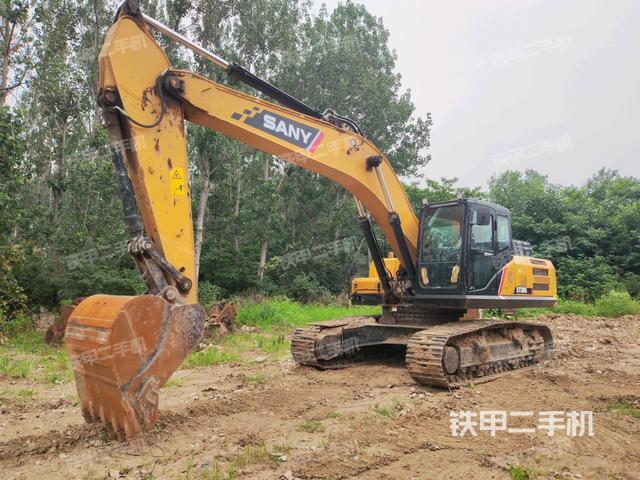 三一重工SY245H挖掘机