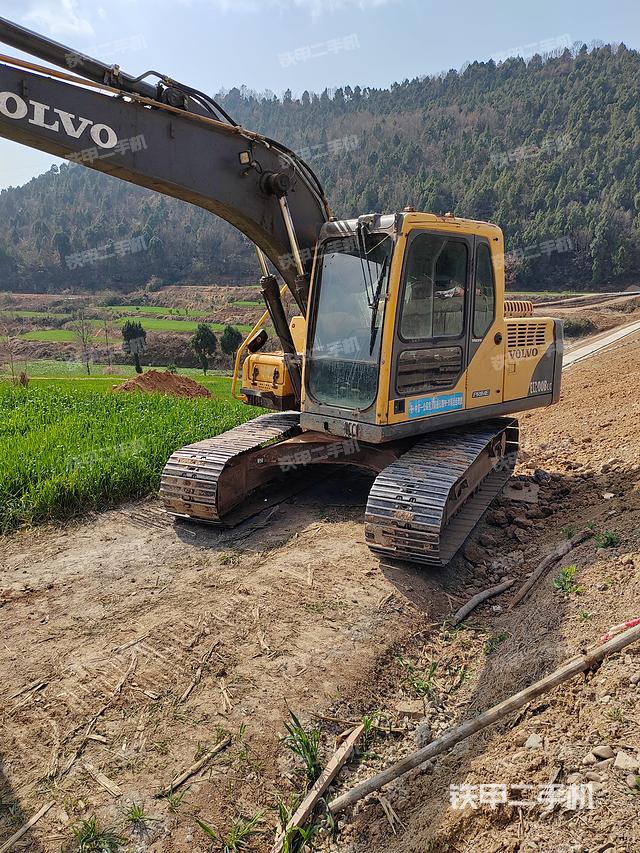 沃尔沃EC140BLC挖掘机