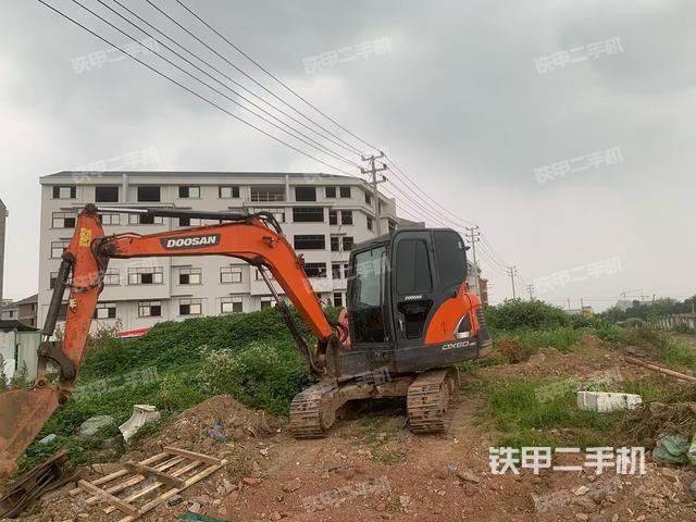 斗山DX55-9C挖掘机