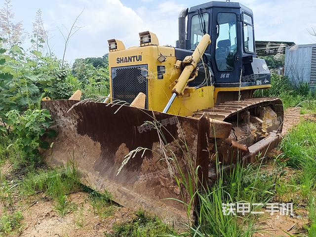 山推SD16标准型推土机