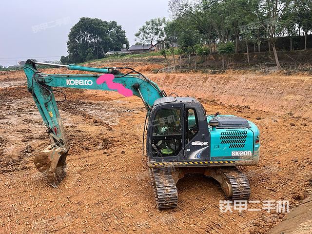 神钢SK140LC-8挖掘机