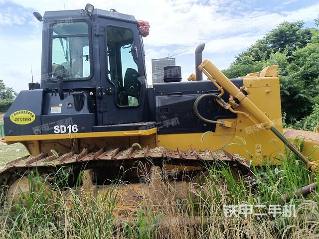 山推SD16标准型推土机