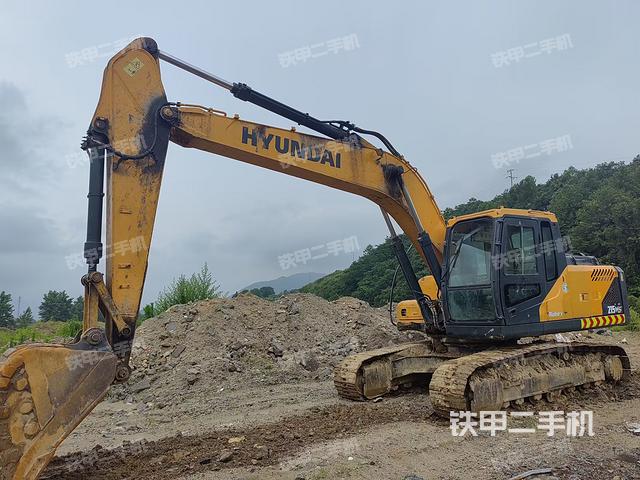 现代R215LVS挖掘机