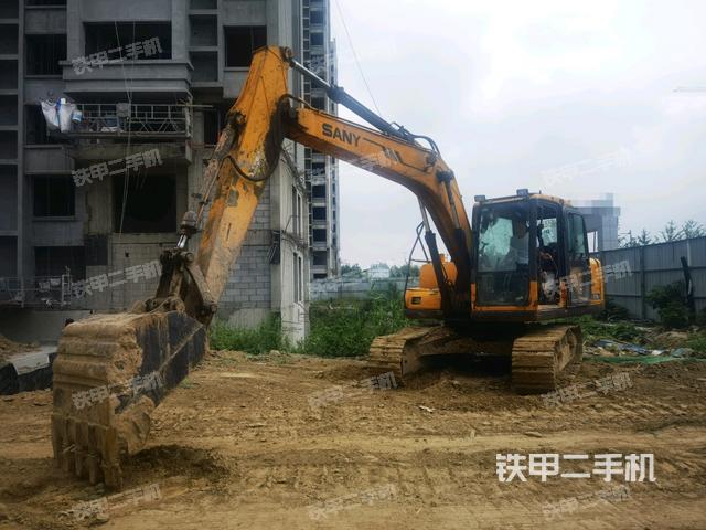 三一重工SY135C挖掘机