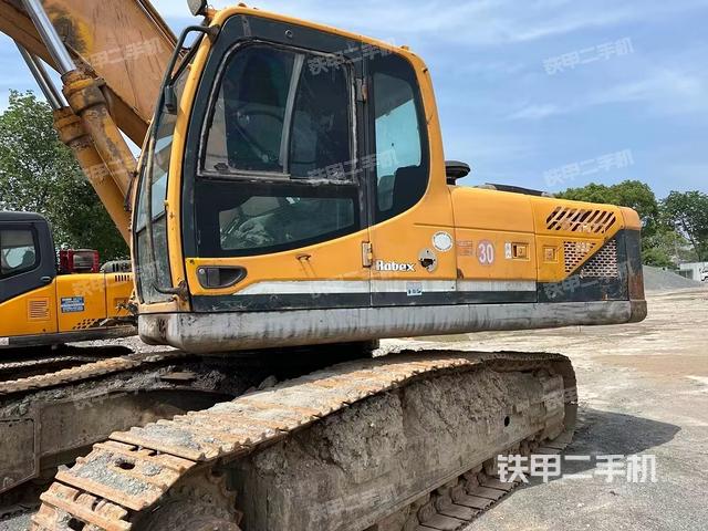 现代R305LC-9挖掘机