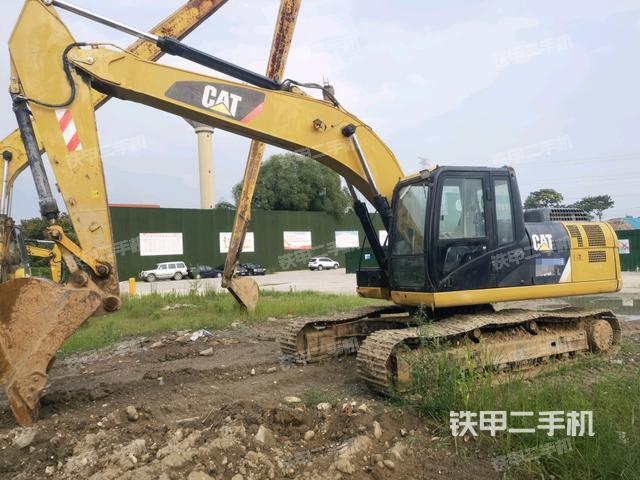 卡特彼勒323D2L挖掘机
