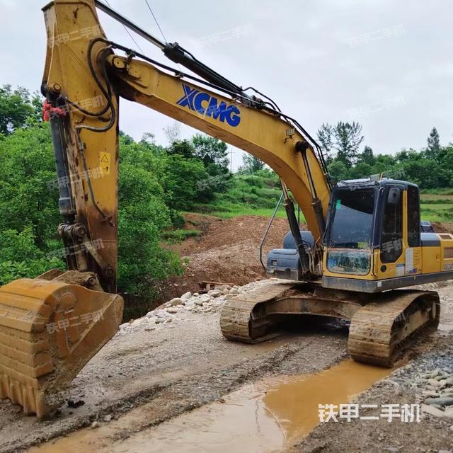徐工XE215D挖掘机
