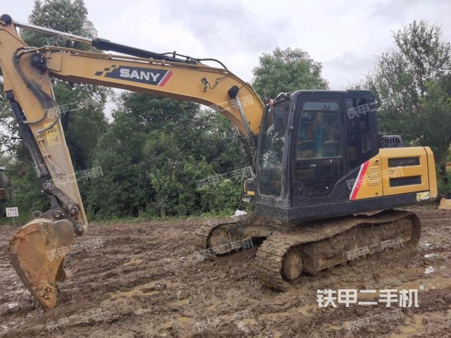 三一重工SY135C挖掘机