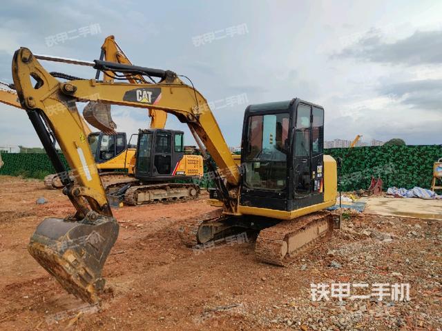卡特彼勒CAT®305.5E2 小型液压挖掘机