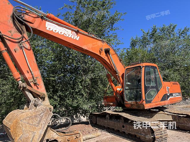 斗山DH220LC-7挖掘机