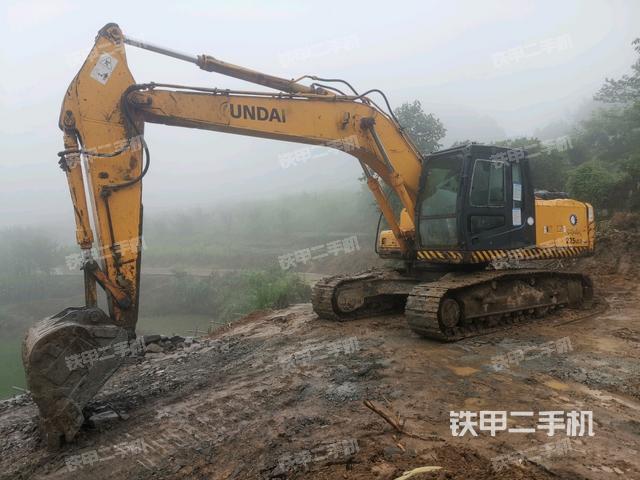 现代R225LC-7挖掘机