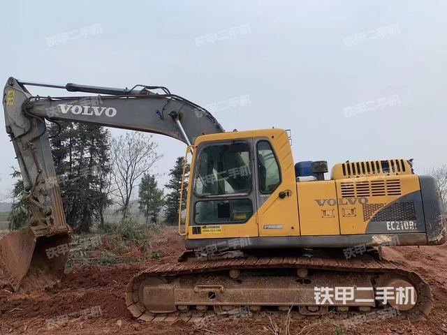 沃尔沃EC210B挖掘机