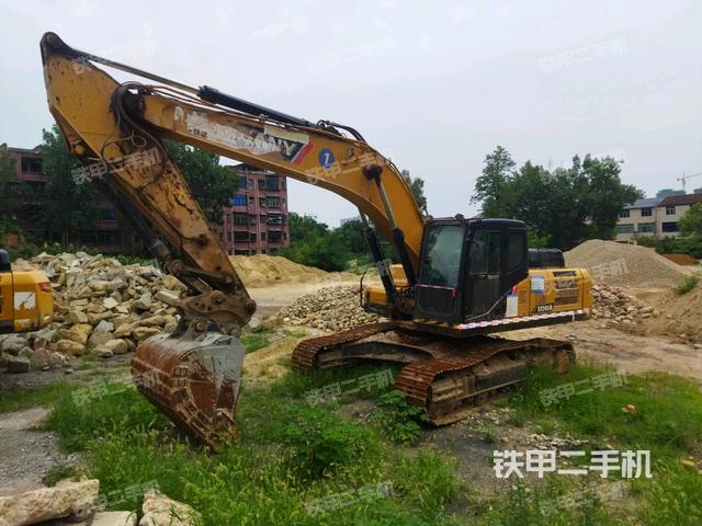 三一重工SY245H挖掘机