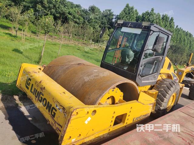柳工CLG6126压路机