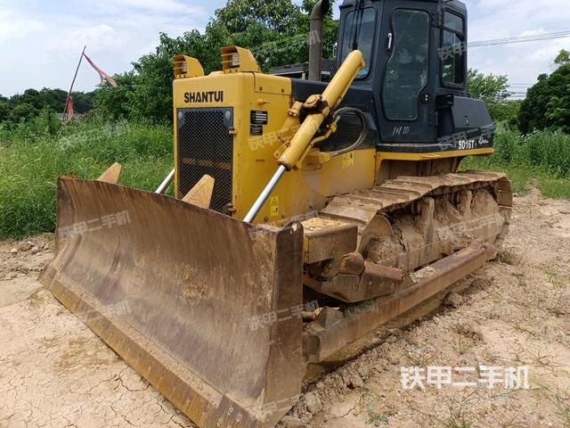 山推SD16T机械标准型推土机