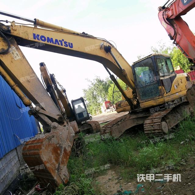 小松PC200-7挖掘机
