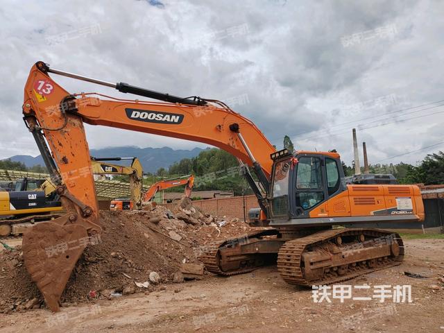 斗山DX380LC-9C挖掘机