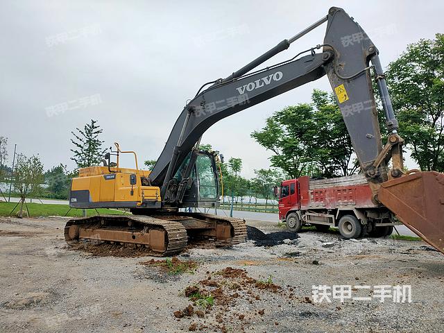 沃尔沃EC250DL挖掘机
